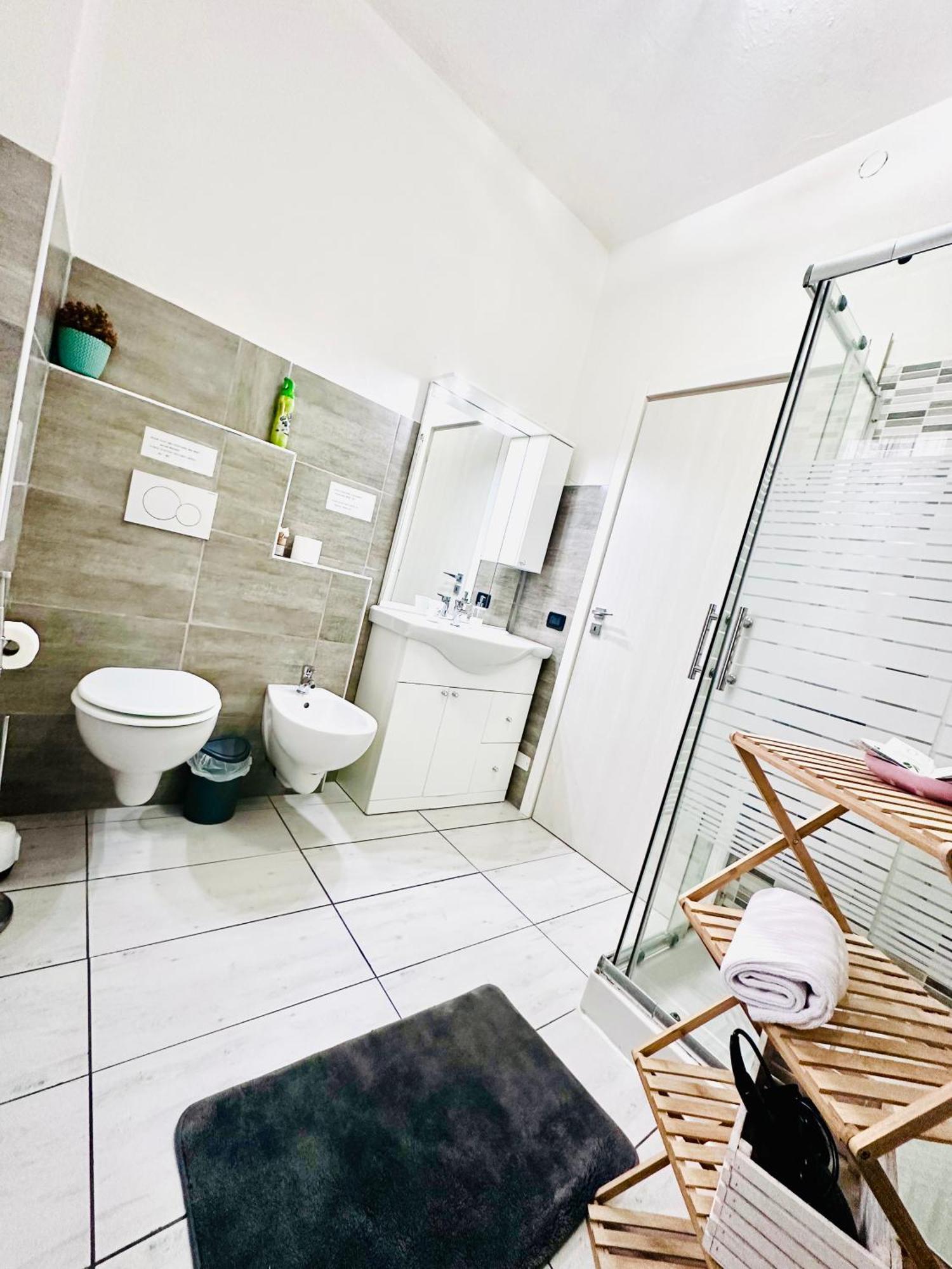 Appartamento Santa Teresa, Fiera/Centro เวโรนา ภายนอก รูปภาพ